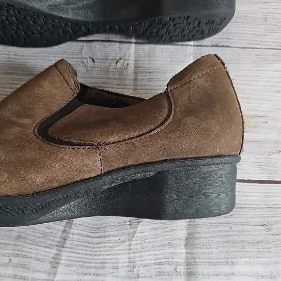 Dansko Sz 38 Brown Flats Sleek Slip-On Loafers - Picture 5 of 15